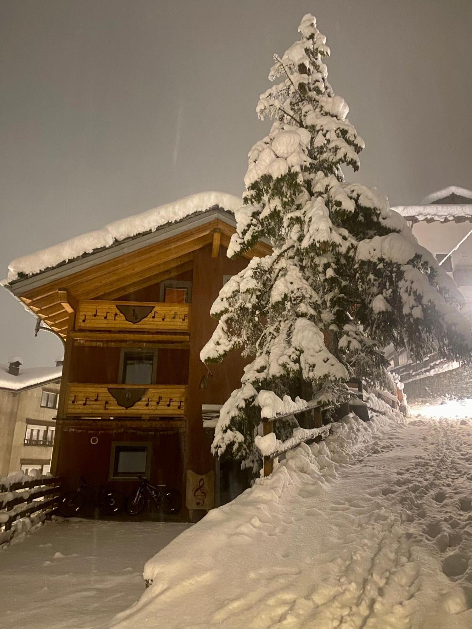 Maison De La Musique Cogne Exteriér fotografie